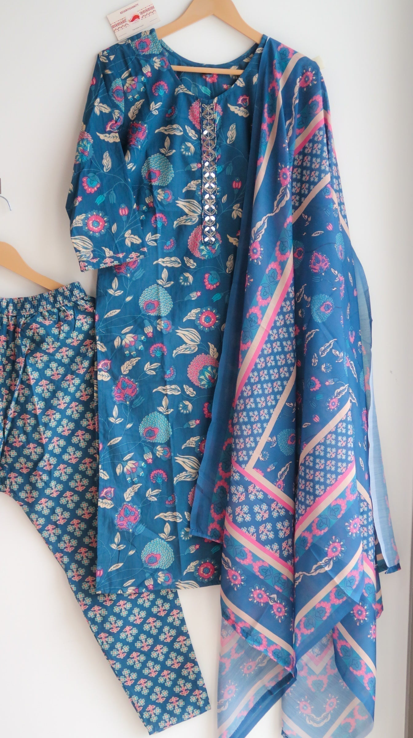 Neelkanthi Utsav Suit Set - Image 2