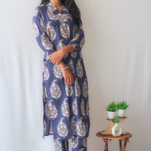 Alternative view of Navy Blossom V-Neck Suit Set