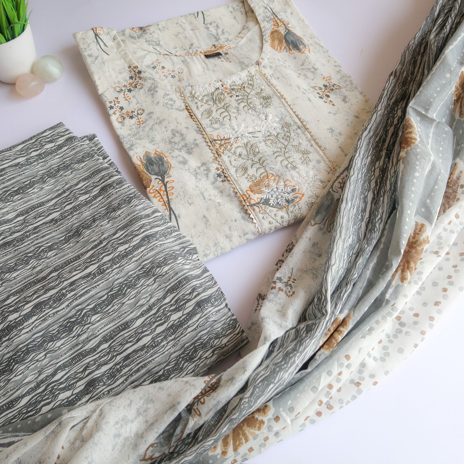 Snowflake Zari work Suit