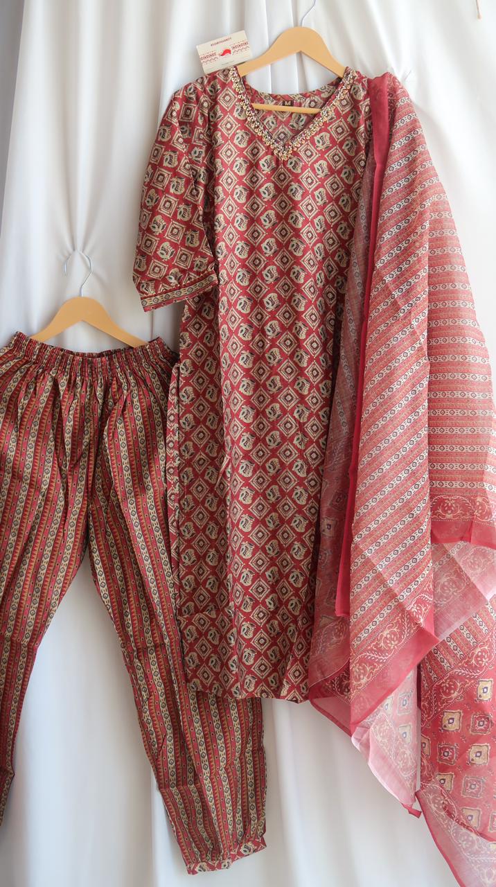 Kand Pushp Festive Special Slim Fit Suit Set - Image 2